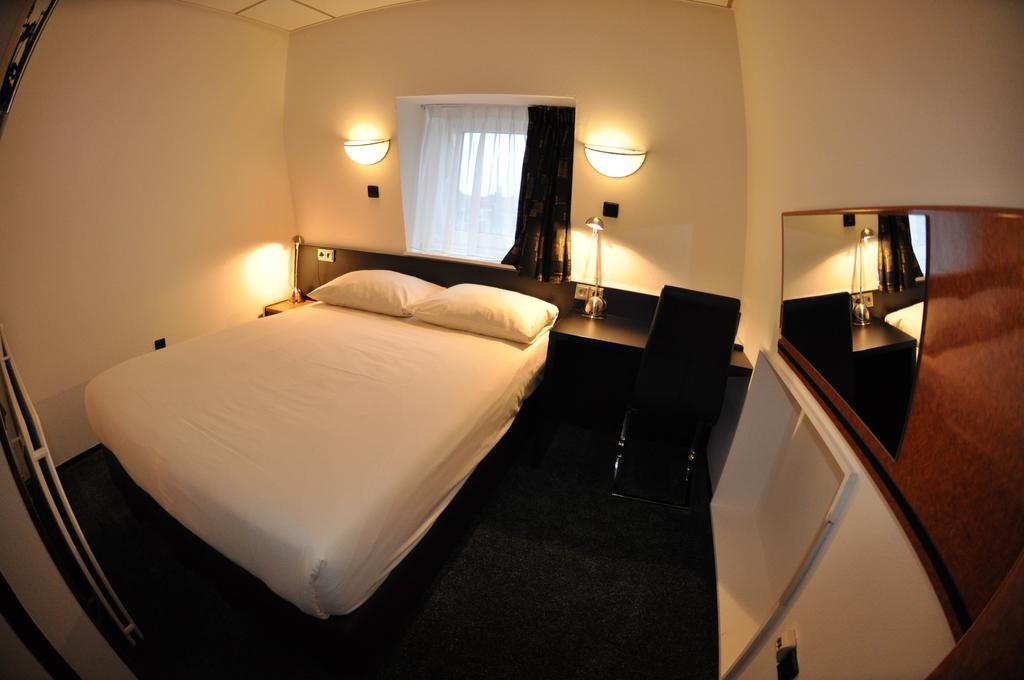 Budget Hotel Le Beau Rivage มิดเดิลบวร์ก ห้อง รูปภาพ